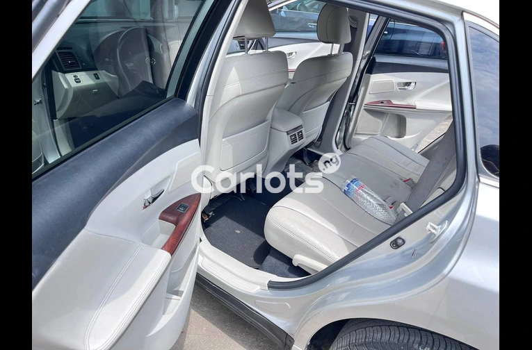 Toyota Venza 2010 Foreign used - 6/6
