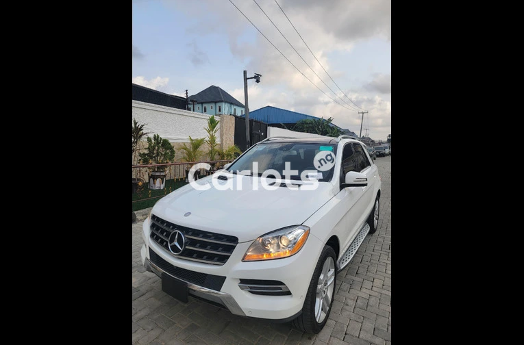 Mercedes Benz ML350 2015 Full Option - 2/4