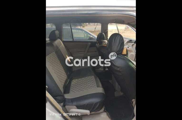 2010 Toyota Highlander - 2/5