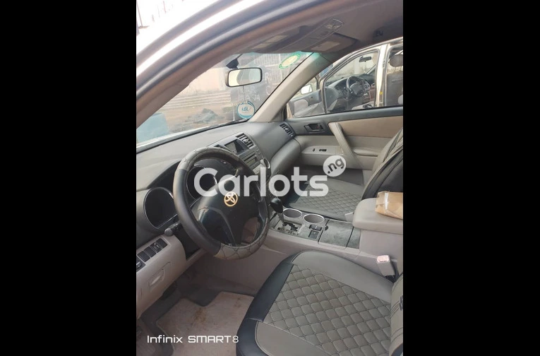 2010 Toyota Highlander - 4/5