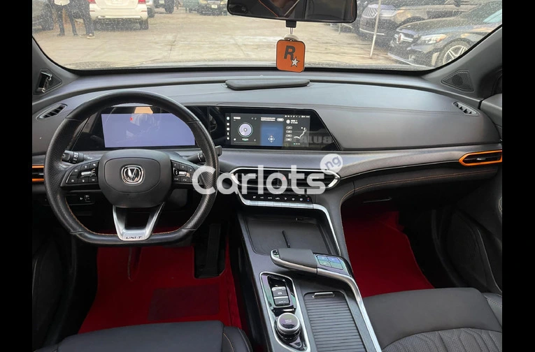 2023 Changan UNI-T 1.5L Turbo petrol - 2/5