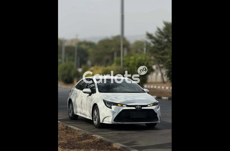 2021 Toyota Corolla LE - 2/7