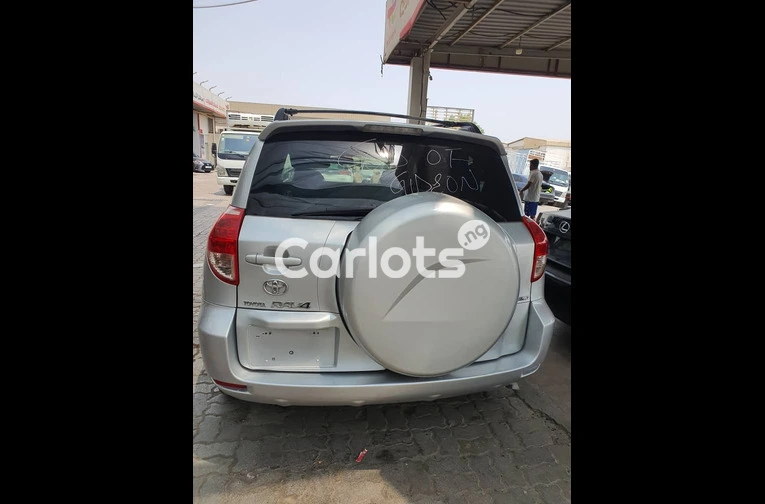 2009 Toyota RAV4 - 2/3