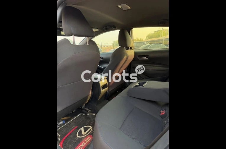 2020 TOYOTA COROLLA S E - 6/7