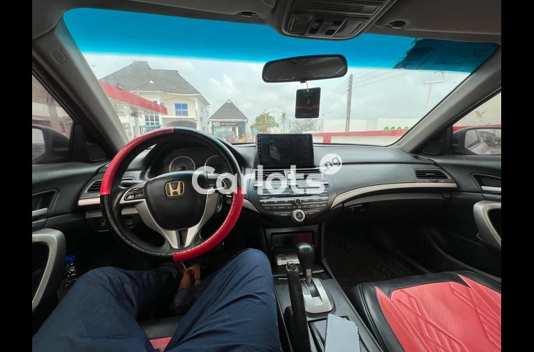 Honda Accord Coupe 2010 - 1/6