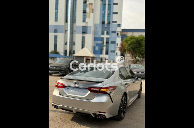 Foreign used Toyota Camry XSE 2019 model (wireless charger) - 3/6