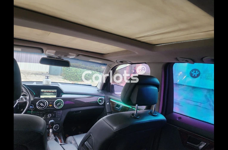 CLEAN REGISTERED 2011 MERCEDES BENZ GLK350 4MATIC - 3/7