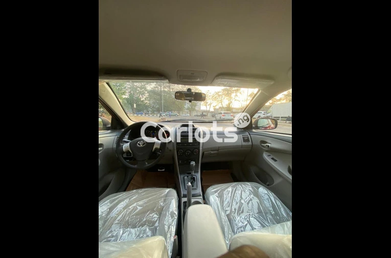 NEATLY USED 2013 TOYOTA COROLLA - 3/7