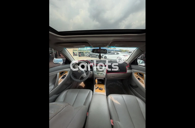 Extremely Clean 2008 Toyota Camry - 2/7