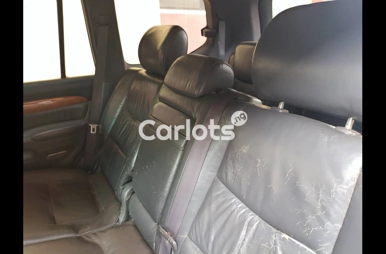 CLEAN REGISTERED 2005 LEXUS GX470 - 4/7