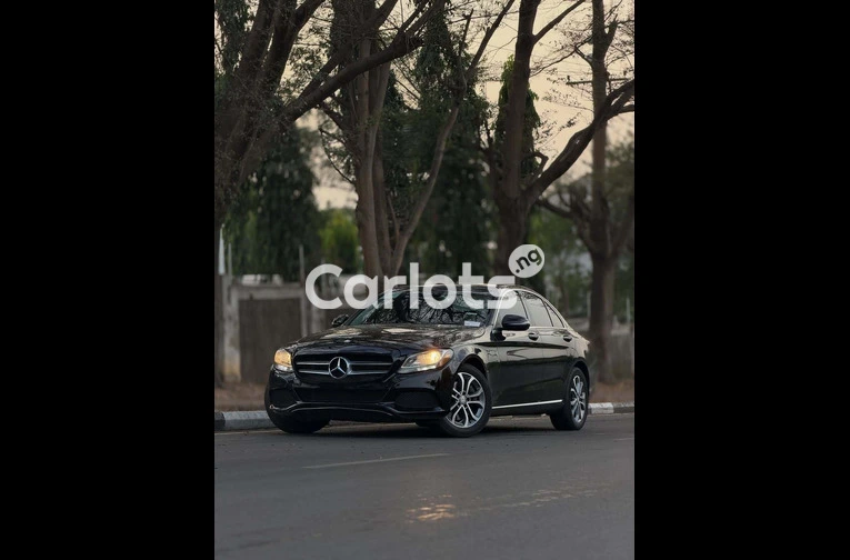 2016 Mercedes-Benz C300 - 1/7