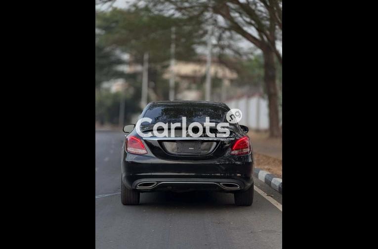 2016 Mercedes-Benz C300 - 6/7