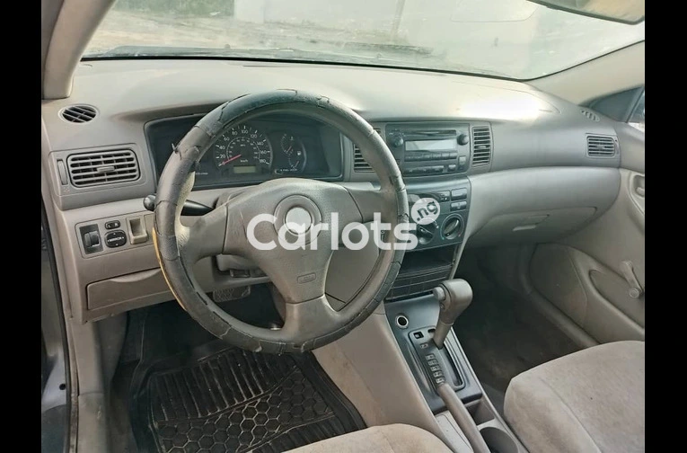 CLEAN REGISTERED 2004 TOYOTA COROLLA - 2/7