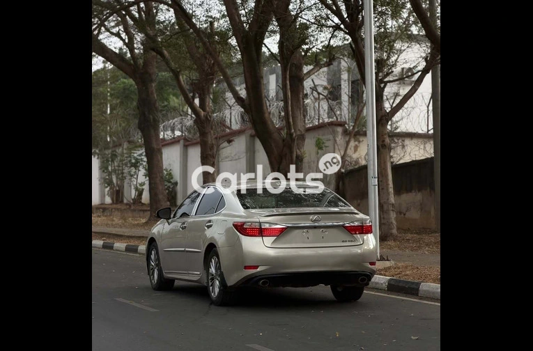 Foreign Used 2013 Lexus ES 350 - 6/7