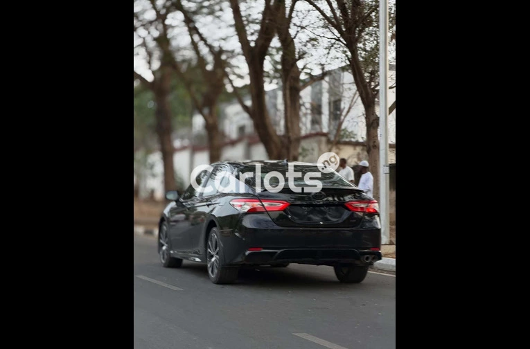 2020 Toyota Camry SE - 7/7