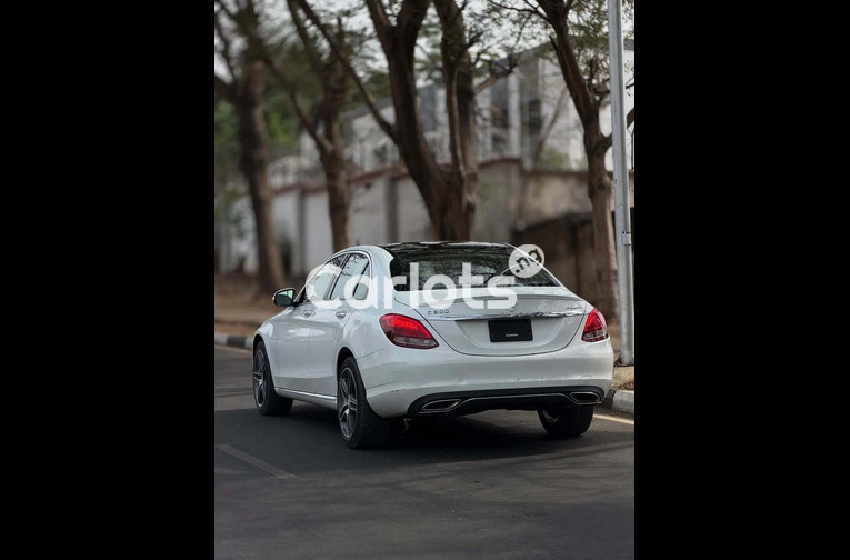 2016 Mercedes-Benz C300 - 6/7