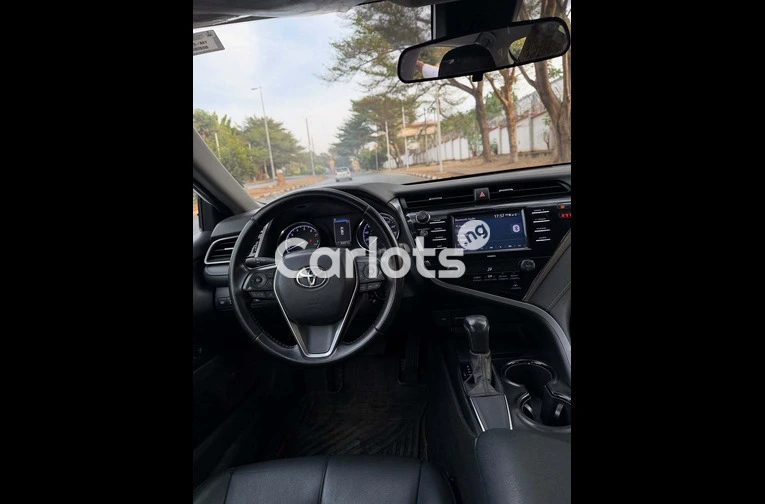 Nigeria Used 2020 Toyota Camry LE - 3/7