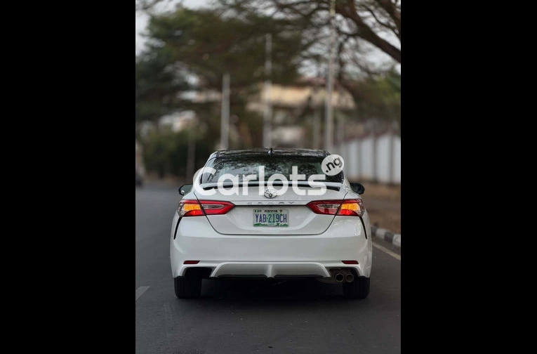 Nigeria Used 2020 Toyota Camry LE - 7/7