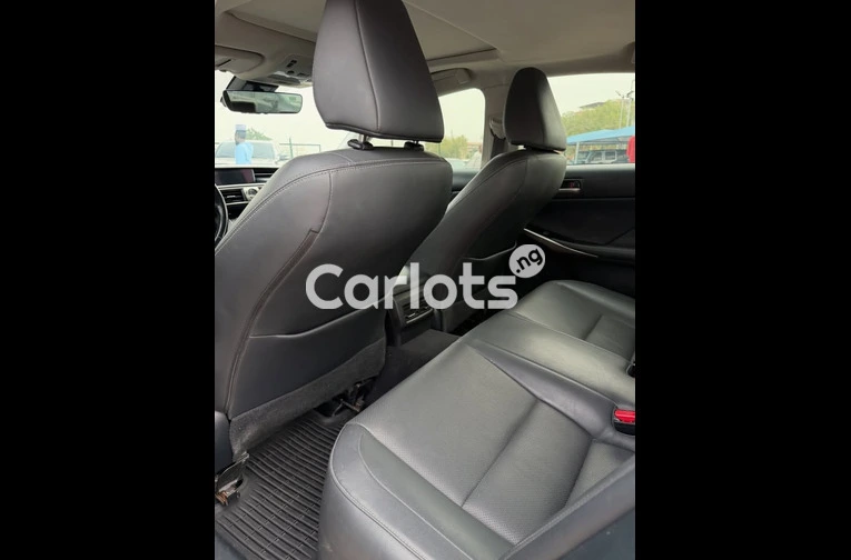 Foreign Used 2018  LEXUS IS300 AWD - 3/6