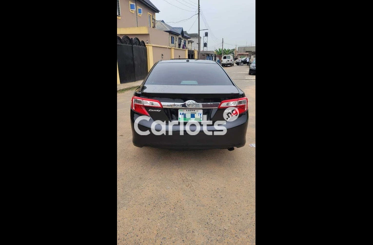 Toyota Camry XLE  2014 - 2/7