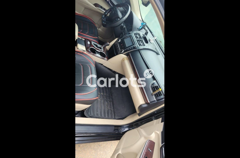 Toyota Camry XLE  2014 - 5/7