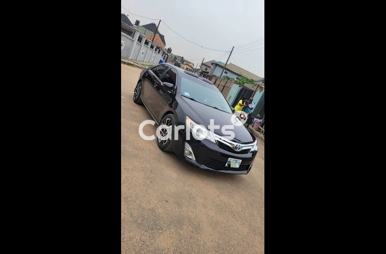 Toyota Camry XLE  2014 - 6/7
