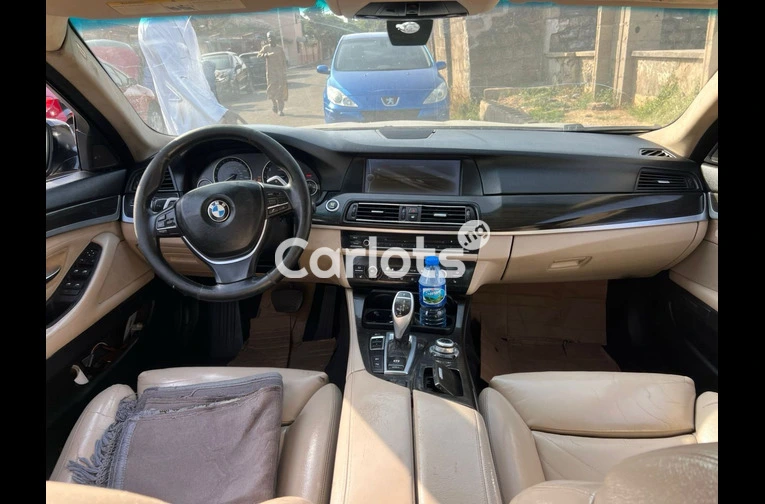 2012 BMW 5 SERIES 550i F10 - 3/7