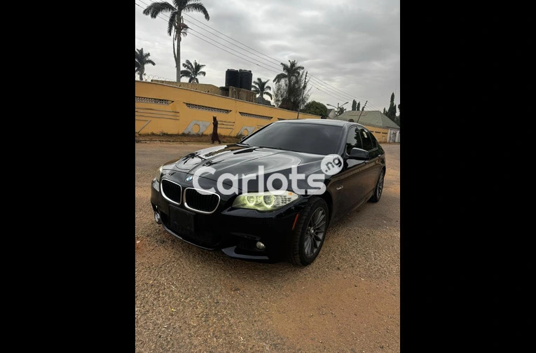 2012 BMW 5 SERIES 528i F10 - 2/7