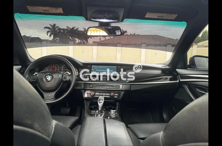 2012 BMW 5 SERIES 528i F10 - 3/7