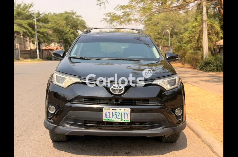 DISTRESS NEATLY USED 2013 TOYOTA RAV4 LE