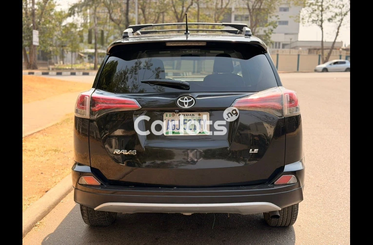 DISTRESS NEATLY USED 2013 TOYOTA RAV4 LE - 6/7