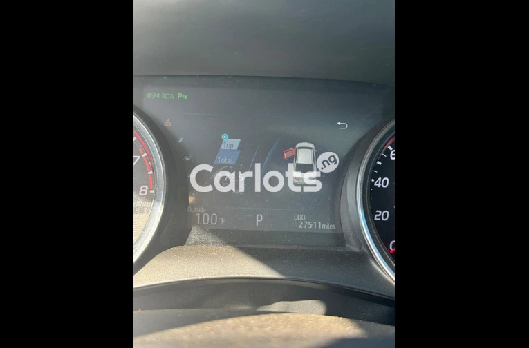 TOYOTA CAMRY XSE 2018 - 5/7