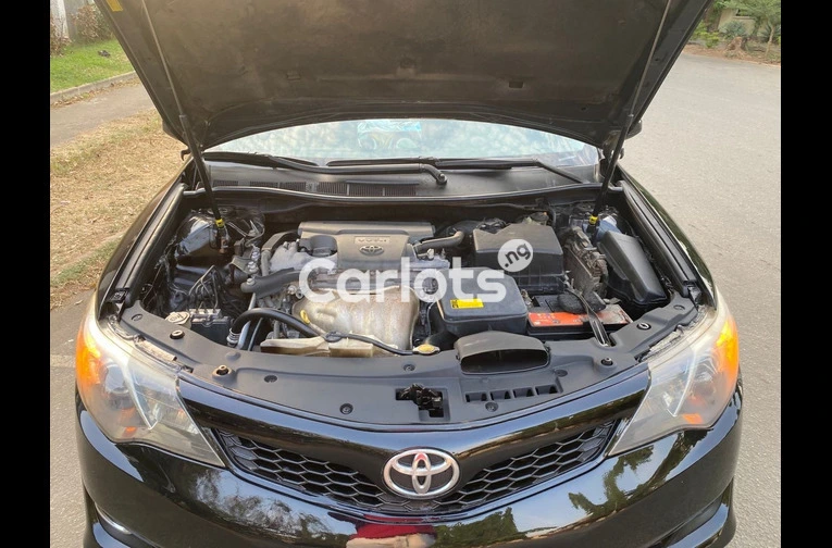 2013 TOYOTA CAMRY - 2/7