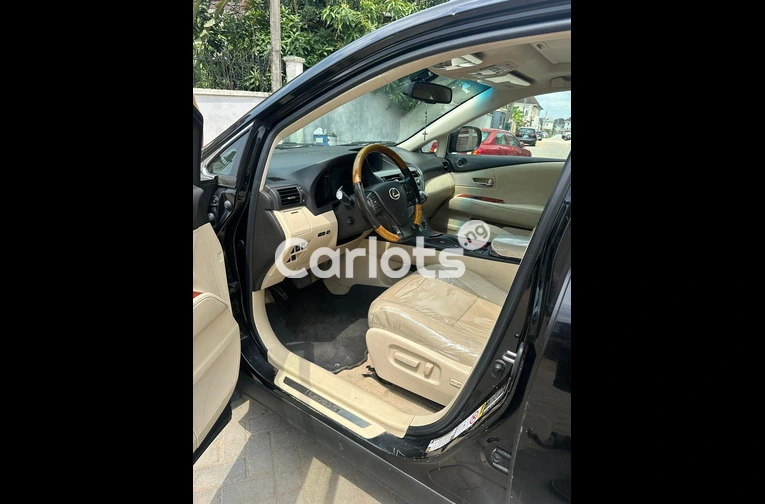 Lexus RX350 2010 Full Option - 4/7