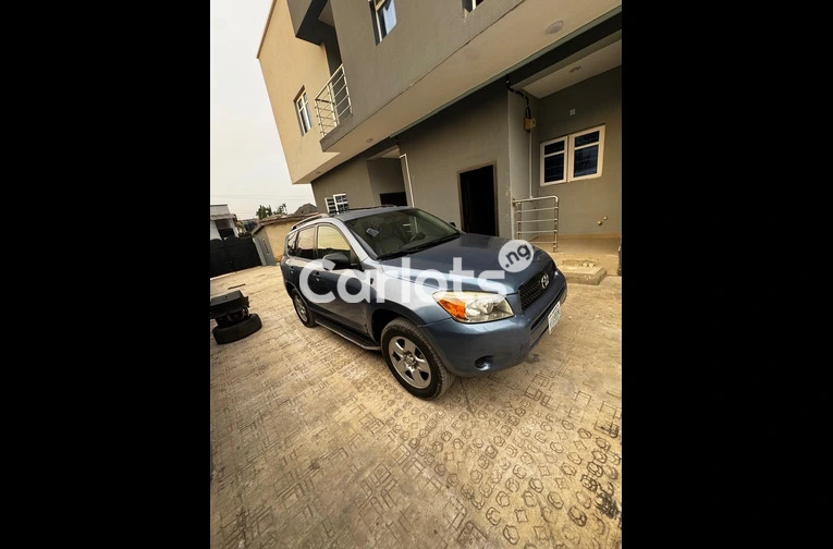 CLEAN REGISTERED 2008 TOYOTA RAV4 FULL OPTION - 4/7