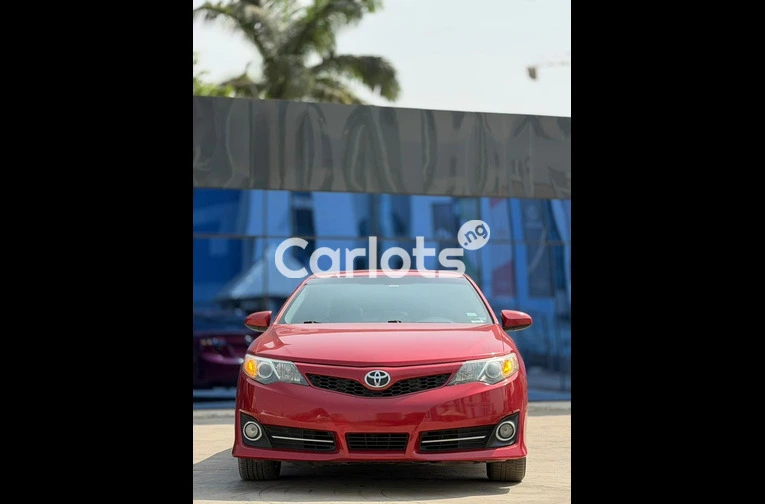 Foreign used Toyota Camry SE 2014 model - 4/7