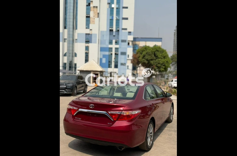 Foreign used Toyota Camry XLE 2015 model - 3/6