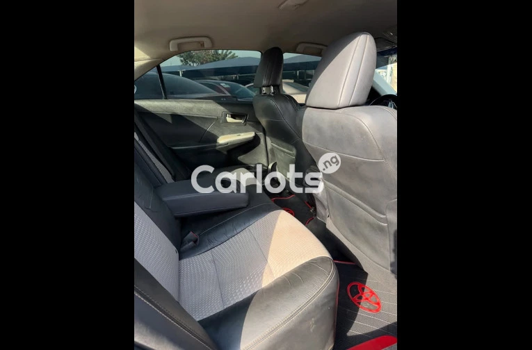 Clean 2013 TOYOTA CAMRY S E - 6/7