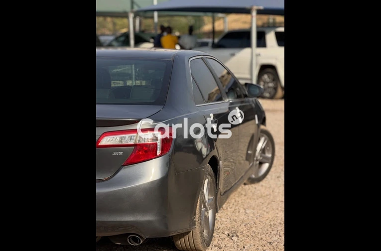 Clean 2013 TOYOTA CAMRY S E - 7/7