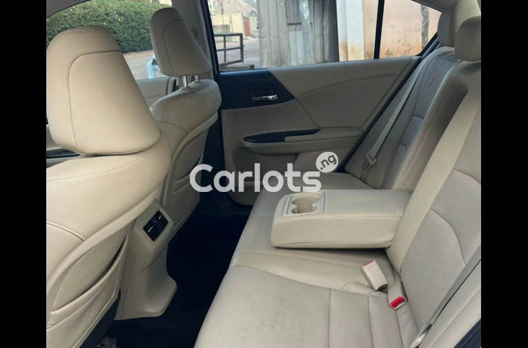 2017 UPGRADED HONDA ACCORD FULL OPTION - 4/5