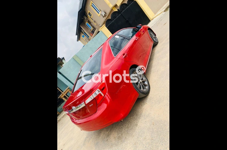 Sharp Toyota Camry  XLE 2014 - 2/7