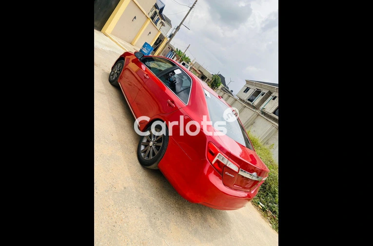 Sharp Toyota Camry  XLE 2014 - 3/7