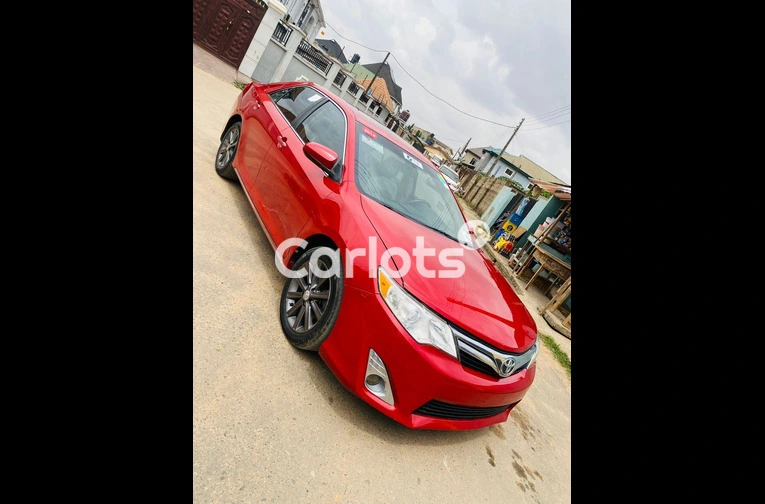 Sharp Toyota Camry  XLE 2014 - 5/7