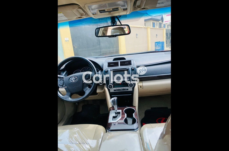 Sharp Toyota Camry  XLE 2014 - 6/7