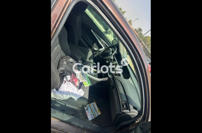 HONDA COUPE 2013 - 3/7