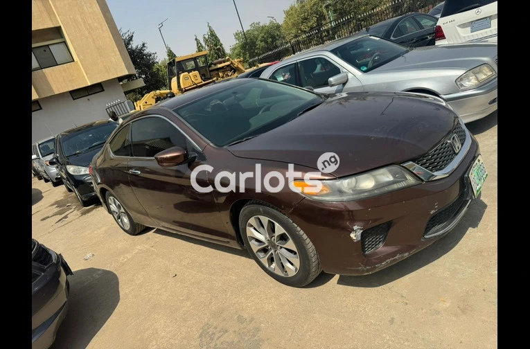 HONDA COUPE 2013 - 4/7