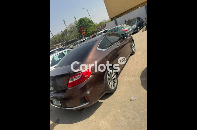 HONDA COUPE 2013 - 6/7