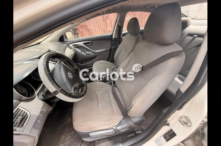 2014 HYUNDAI ELANTRA - 5/6