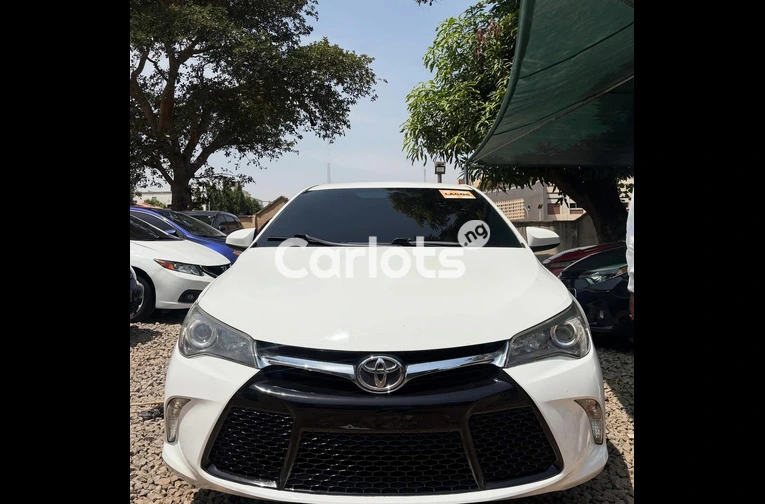 EXTREMELY CLEAN FOREIGN USED 2016 TOYOTA CAMRY WITH ORIGINAL CUSTOM DUTY
