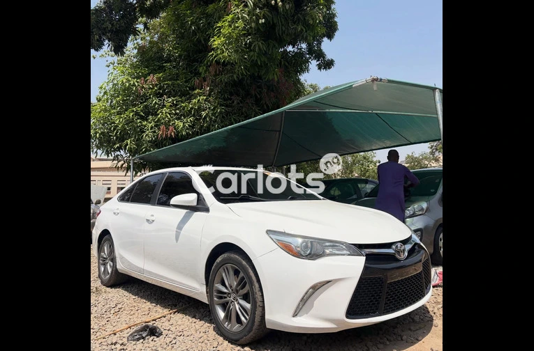 EXTREMELY CLEAN FOREIGN USED 2016 TOYOTA CAMRY WITH ORIGINAL CUSTOM DUTY - 3/7